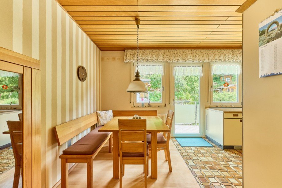 Wohnk�che DG mit Zugang zum Balkon Mehrfamilienhaus R�desheim am Rhein