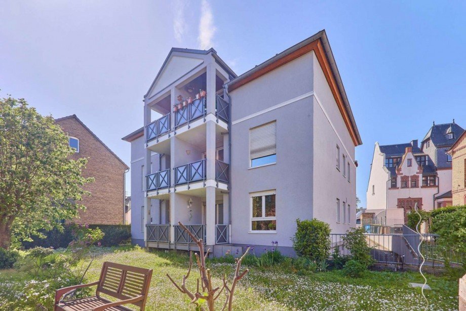 Hausansicht Etagenwohnung Oestrich-Winkel