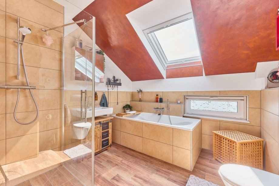 Tageslichtbadezimmer en suite Einfamilienhaus Friesenheim