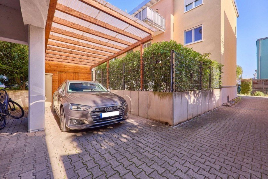 Carport mit Ger�teschuppen Maisonettewohnung Eltville am Rhein