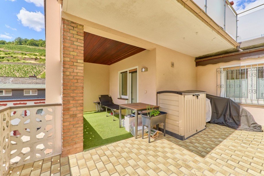 Gro�z�giger Sonnenbalkon 2.OG Mehrfamilienhaus R�desheim am Rhein