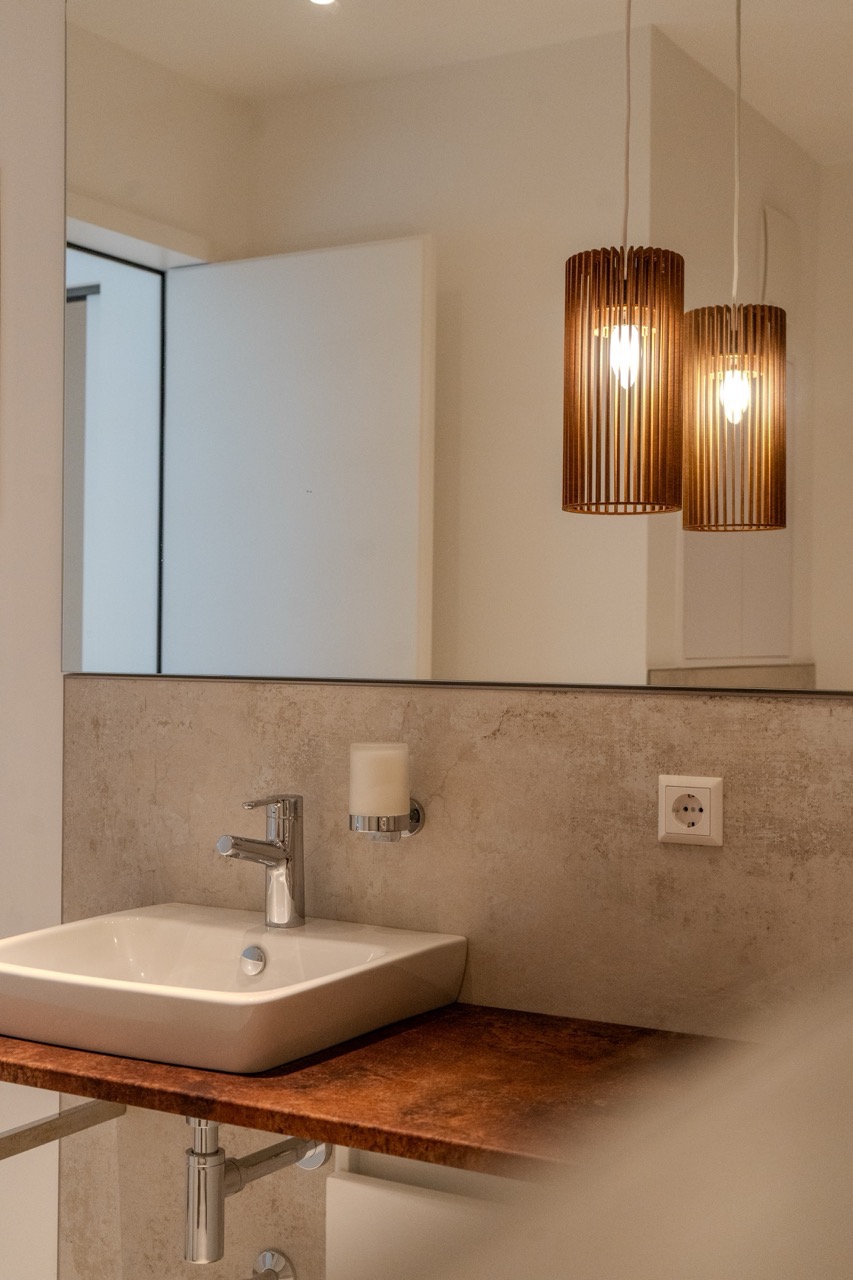 Design Waschtisch mit gro�em Spiegel Penthousewohnung M�nster-Sarmsheim