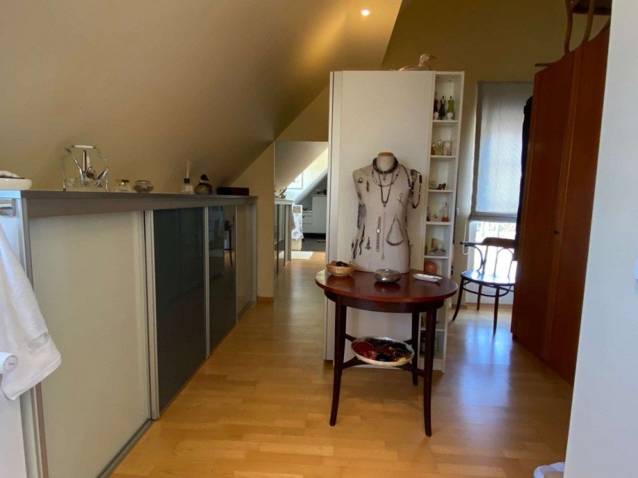 Ankleidezimmer 1.OG Doppelhaush�lfte Eltville Erbach