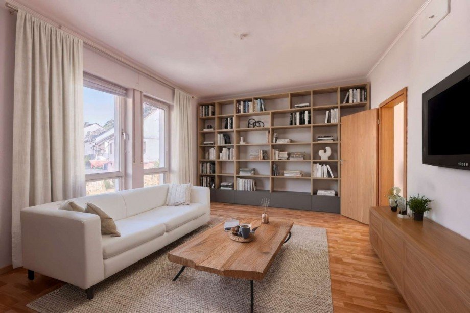 Zimmer 2 EG (KI optimiert) Zweifamilienhaus Geisenheim