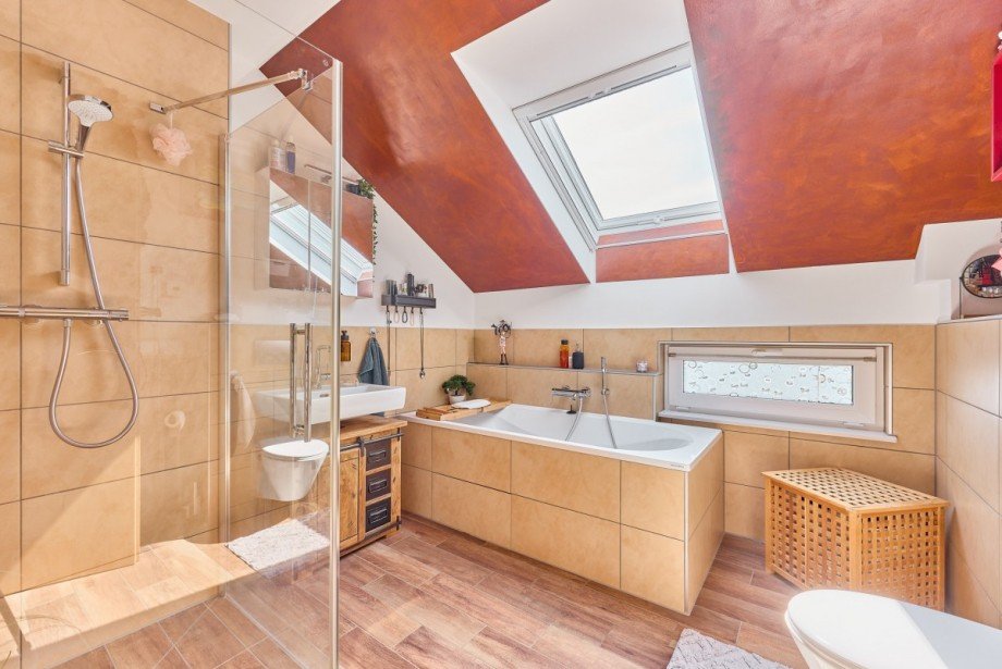 Tageslichtbadezimmer en suite Einfamilienhaus Friesenheim