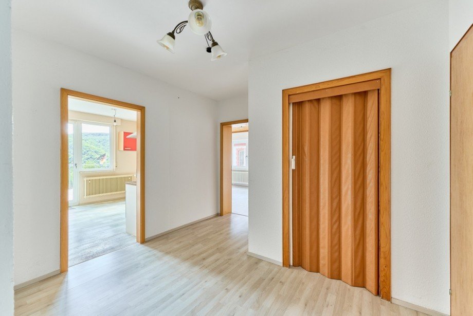Flur 1.OG Mehrfamilienhaus R�desheim am Rhein