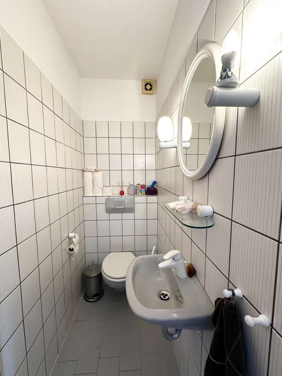 WC (Wohnung 4) Mehrfamilienhaus Schlangenbad