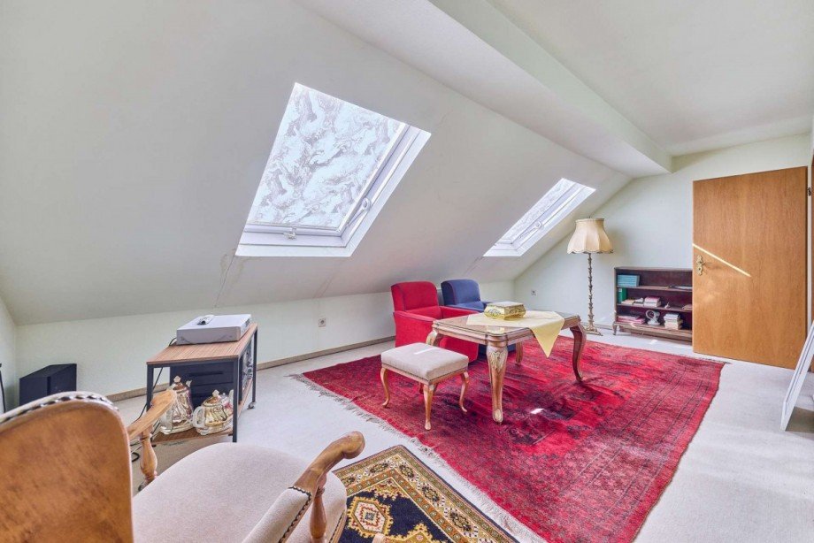 Zimmer 1 DG Zweifamilienhaus Geisenheim