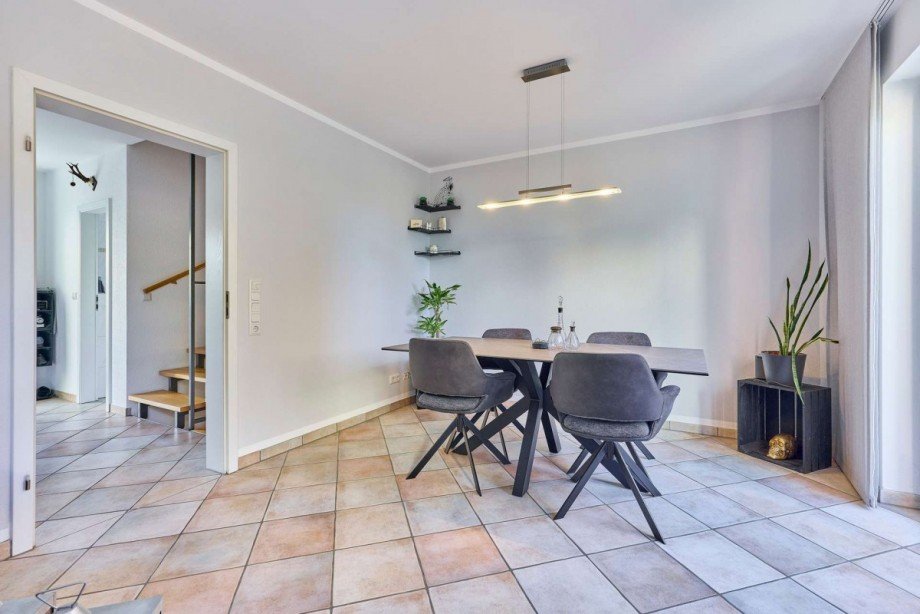 Essbereich mit Platz f�r die Familie Maisonettewohnung Eltville am Rhein