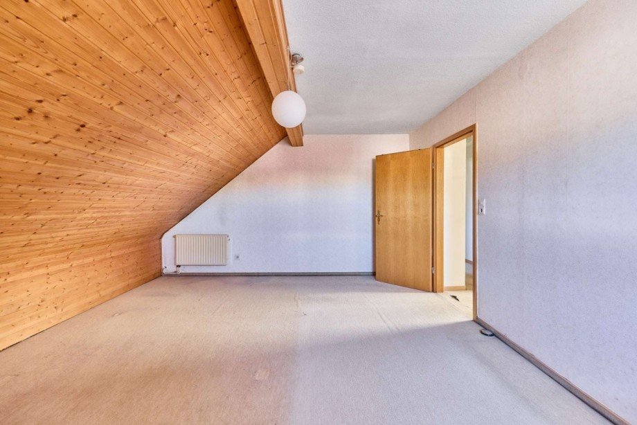Zimmer 2 DG Zweifamilienhaus Geisenheim