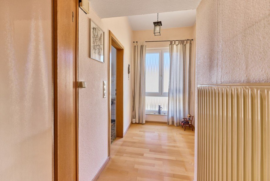 Flur 1.OG Zweifamilienhaus Geisenheim