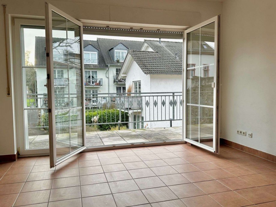 Fensterfront Wohnzimmer Etagenwohnung Geisenheim