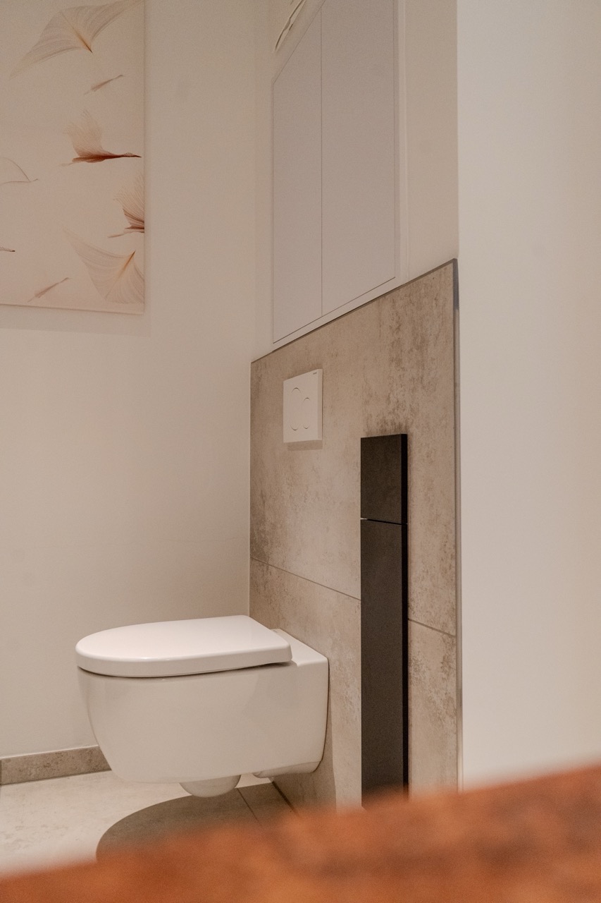 Wandh�ngendes WC mit verdeckter Installation Penthousewohnung M�nster-Sarmsheim