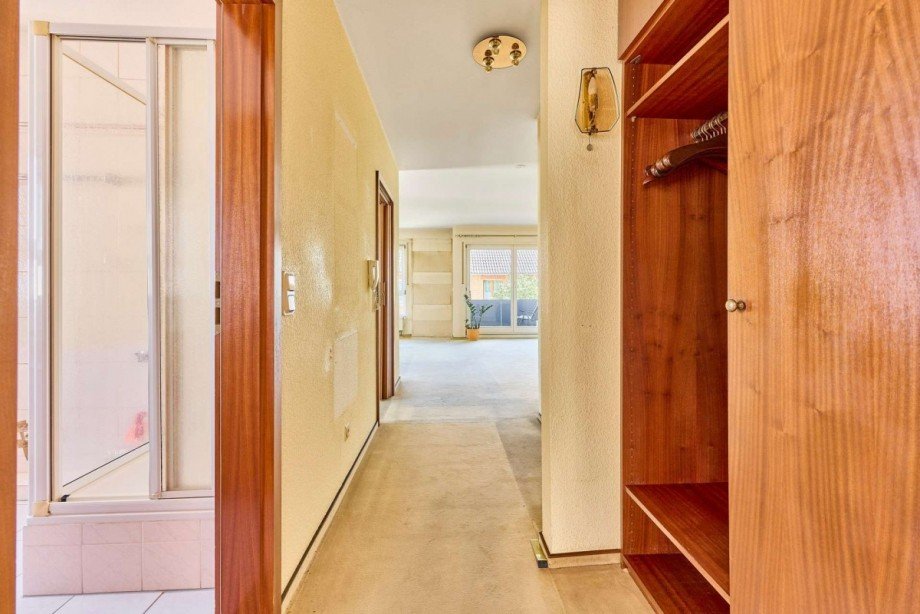 Diele mit Garderobe Etagenwohnung Oestrich-Winkel