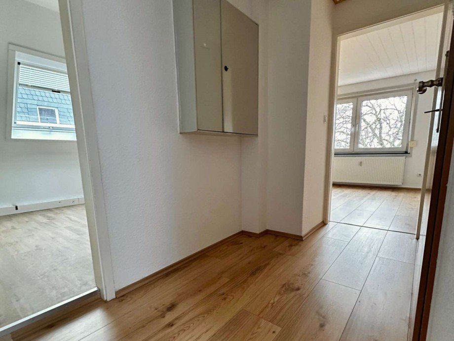 Flur DG Maisonettewohnung Weisel