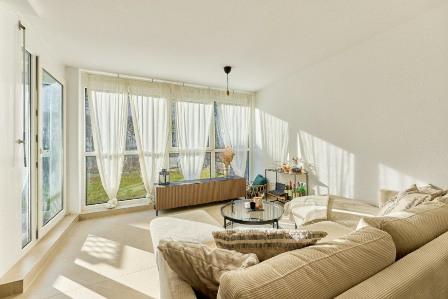 Wohnbereich mit Blick in den Garten Maisonettewohnung Wiesbaden