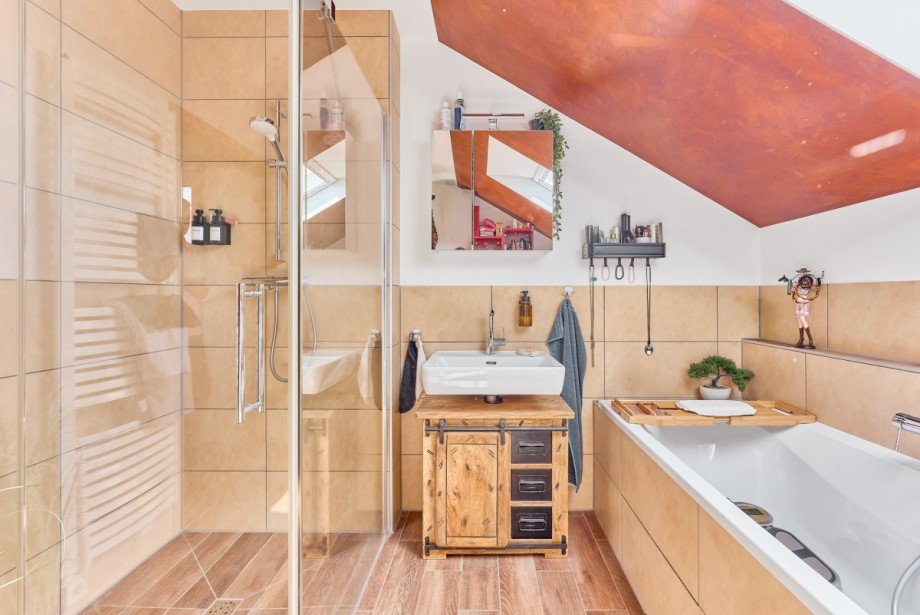 Dusche und Badewanne Einfamilienhaus Friesenheim