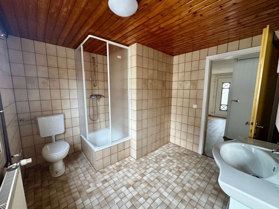 Badezimmer Maisonettewohnung Weisel