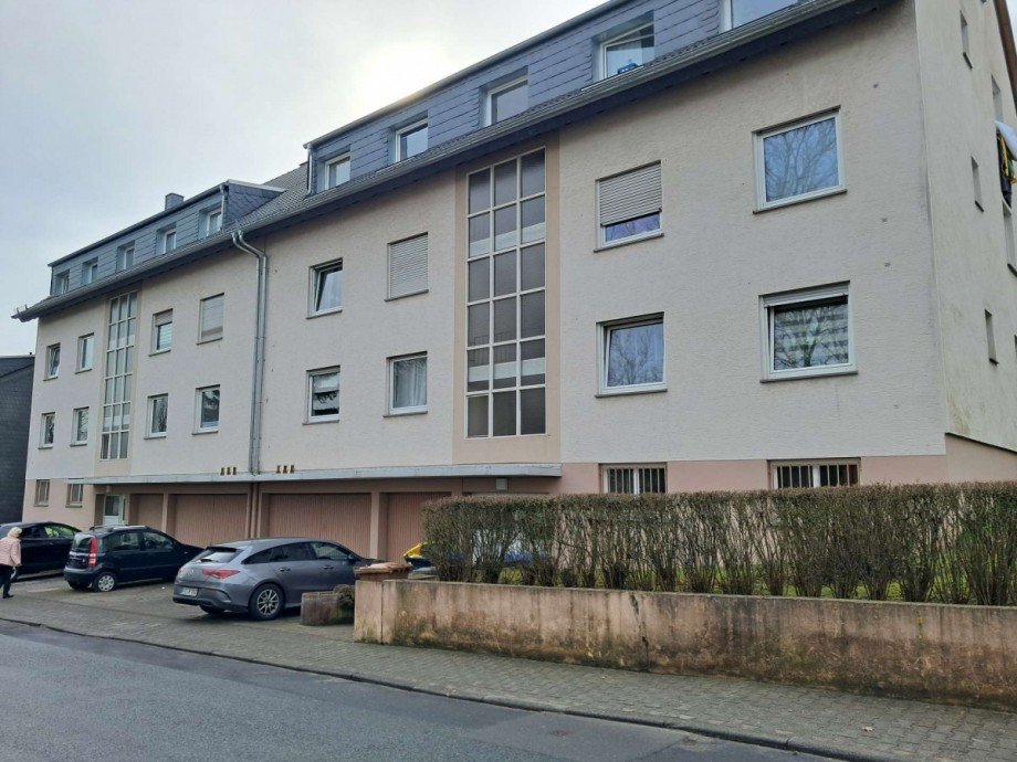 Au�enansicht Stra�e Etagenwohnung Taunusstein