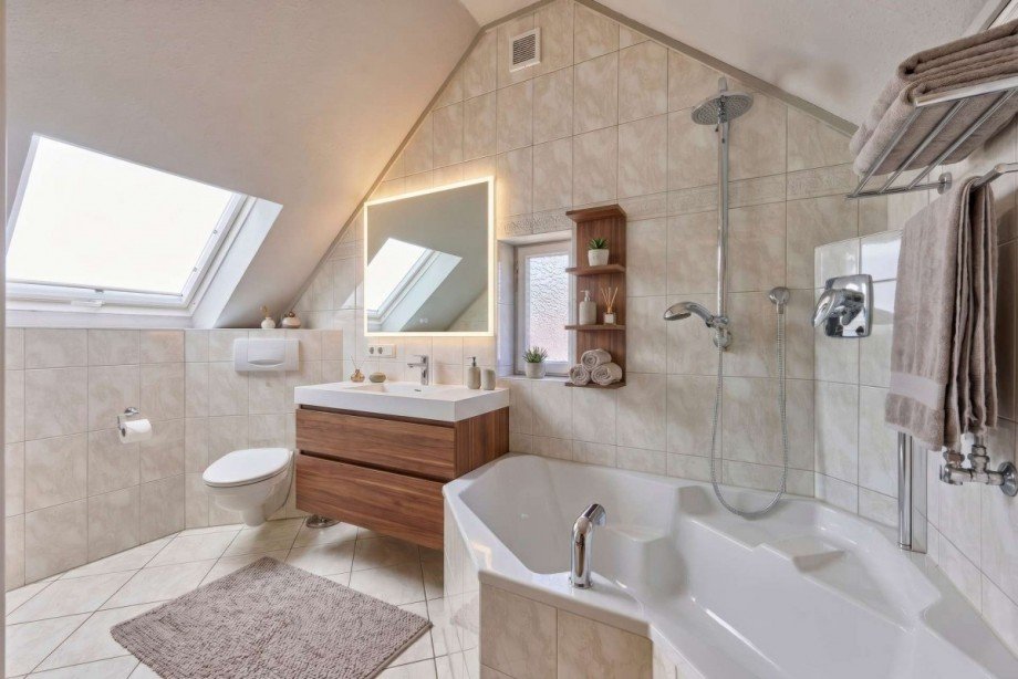 Badezimmer DG (KI optimiert) Zweifamilienhaus Geisenheim