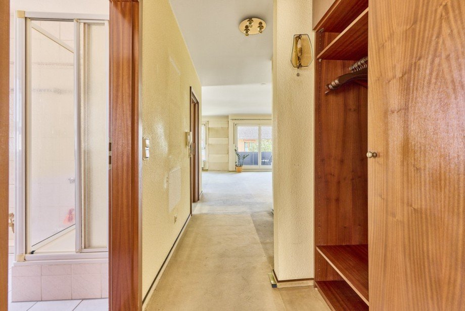 Diele mit Garderobe Etagenwohnung Oestrich-Winkel