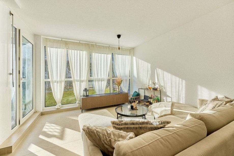 Wohnbereich mit Blick in den Garten Maisonettewohnung Wiesbaden